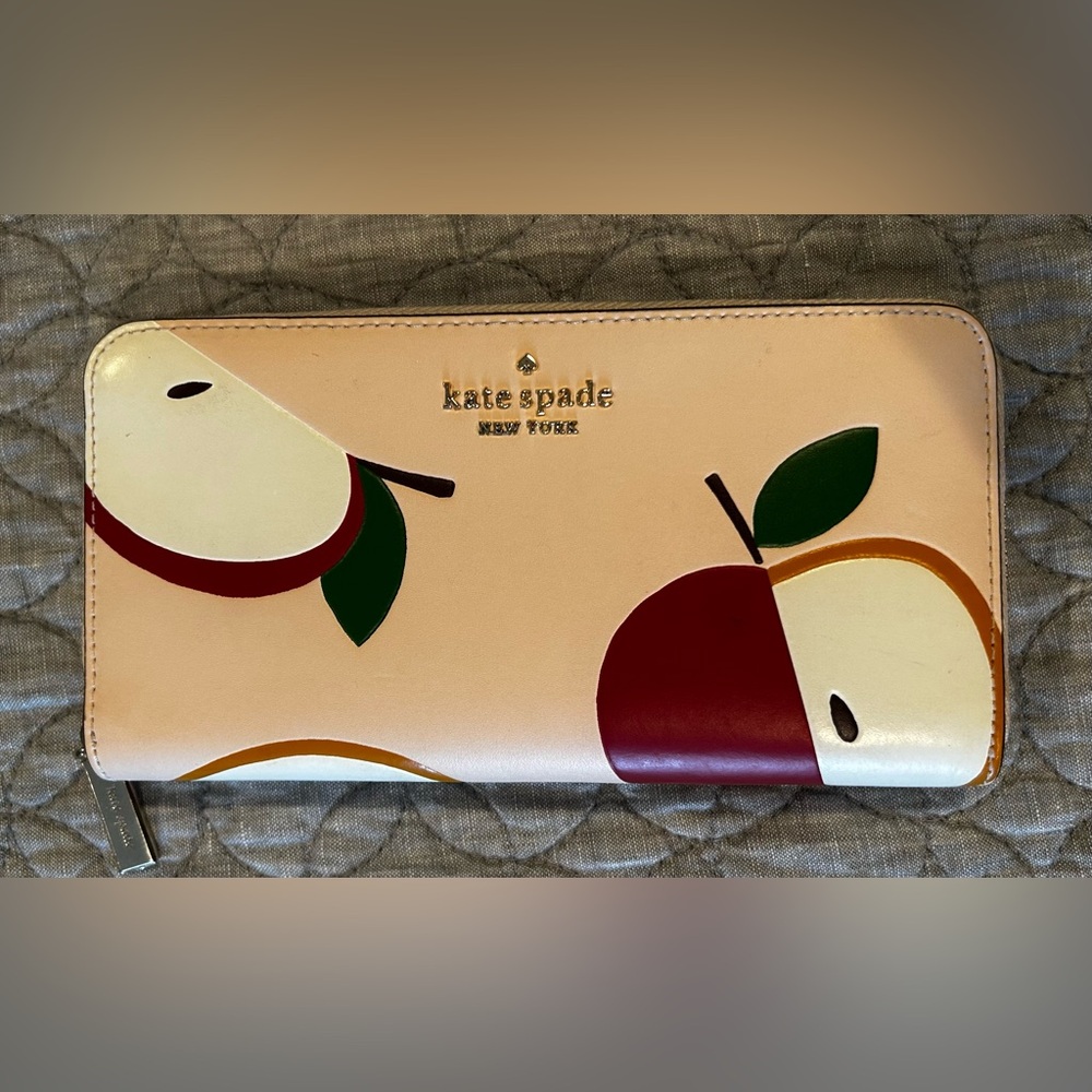 Kate Spade HONEYCRISP RED APPLE CONTINENTAL WALLET